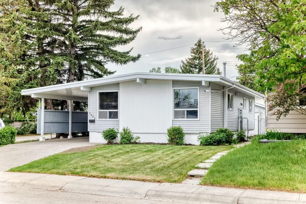 4603 41 Street NW Calgary AB T3A 0N4