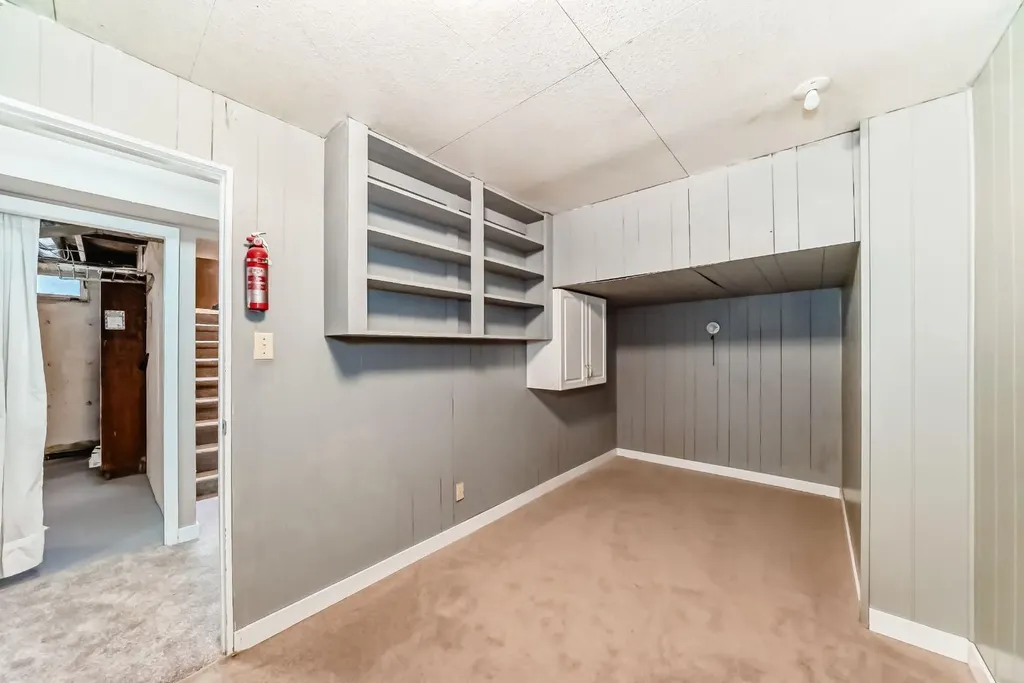 4603 41 Street NW Calgary AB T3A 0N4