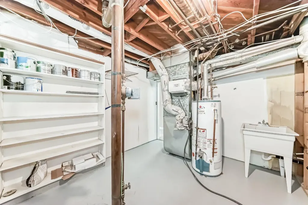4603 41 Street NW Calgary AB T3A 0N4