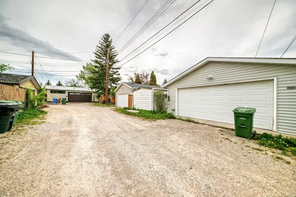 4603 41 Street NW Calgary AB T3A 0N4