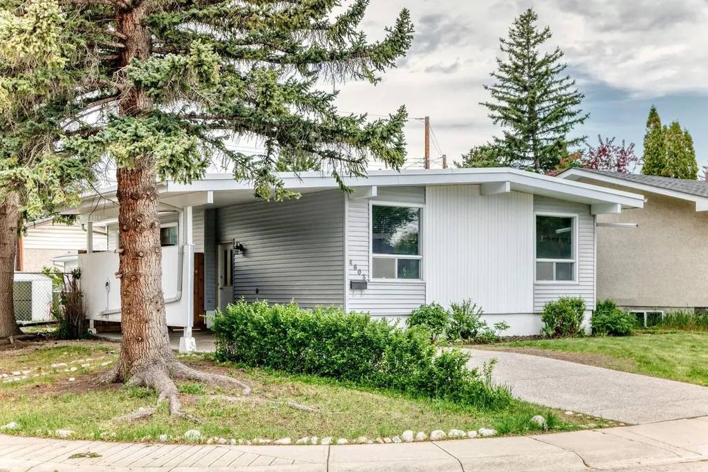 4603 41 Street NW Calgary AB T3A 0N4