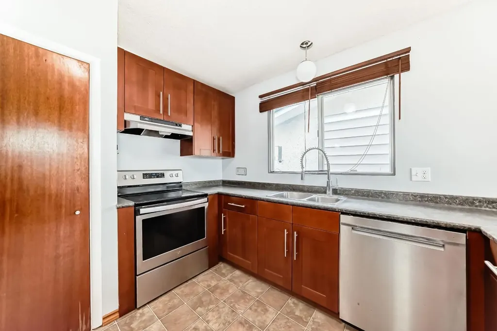 4603 41 Street NW Calgary AB T3A 0N4