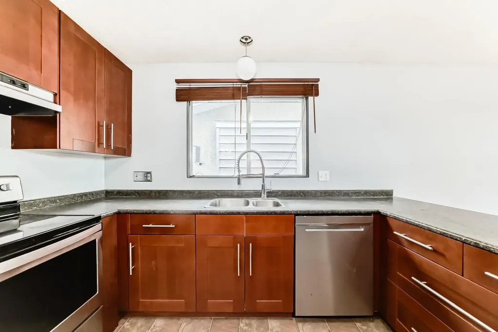 4603 41 Street NW Calgary AB T3A 0N4