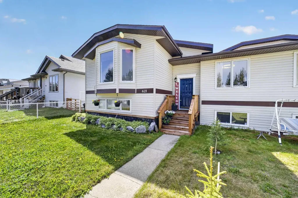 621 5 Avenue SW Sundre AB T0M 0X0