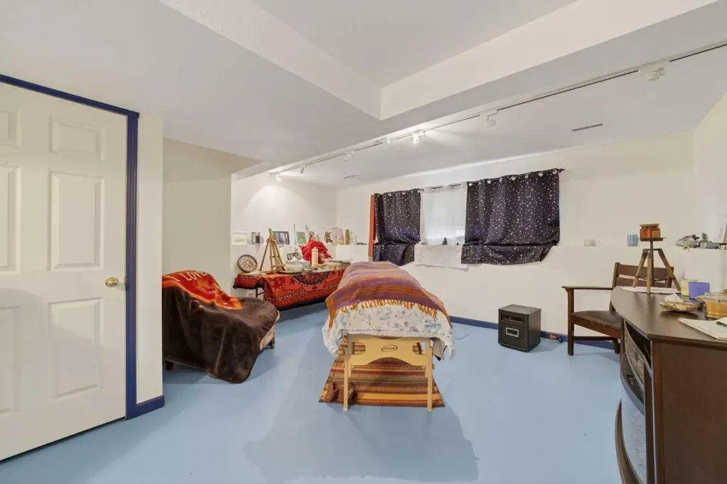 621 5 Avenue SW Sundre AB T0M 0X0
