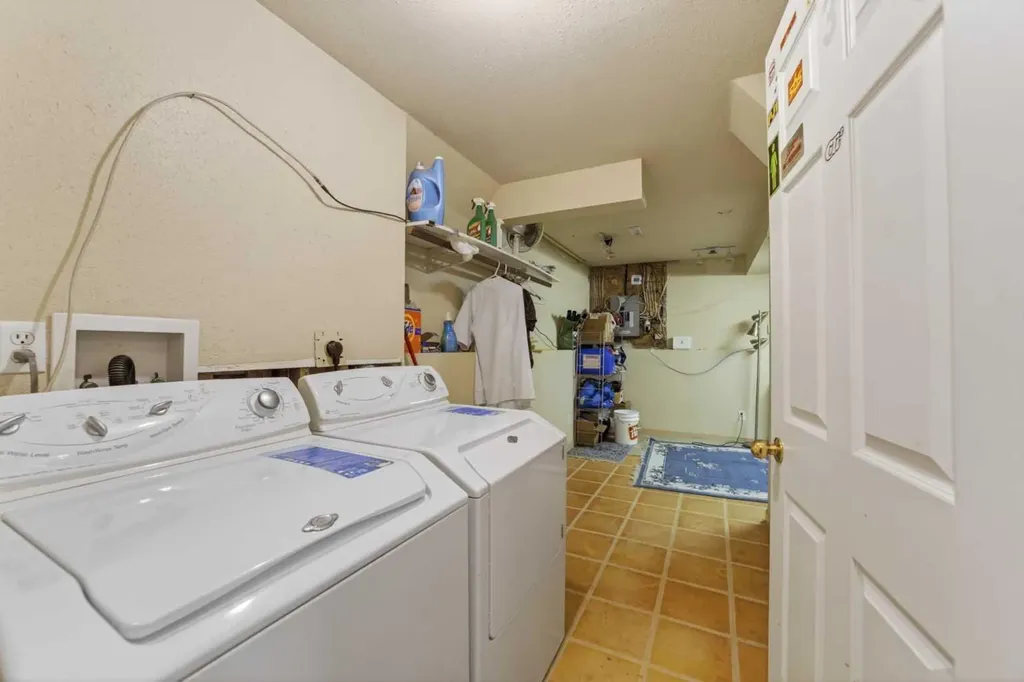 621 5 Avenue SW Sundre AB T0M 0X0
