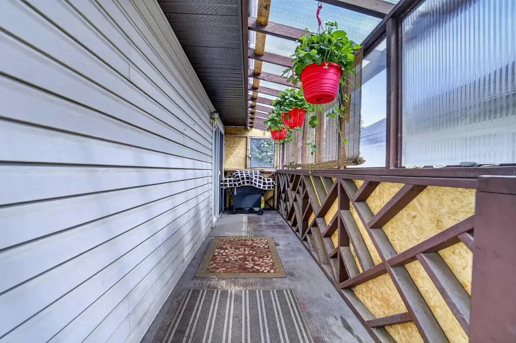 621 5 Avenue SW Sundre AB T0M 0X0