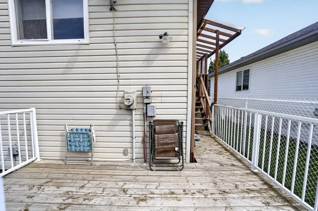 621 5 Avenue SW Sundre AB T0M 0X0