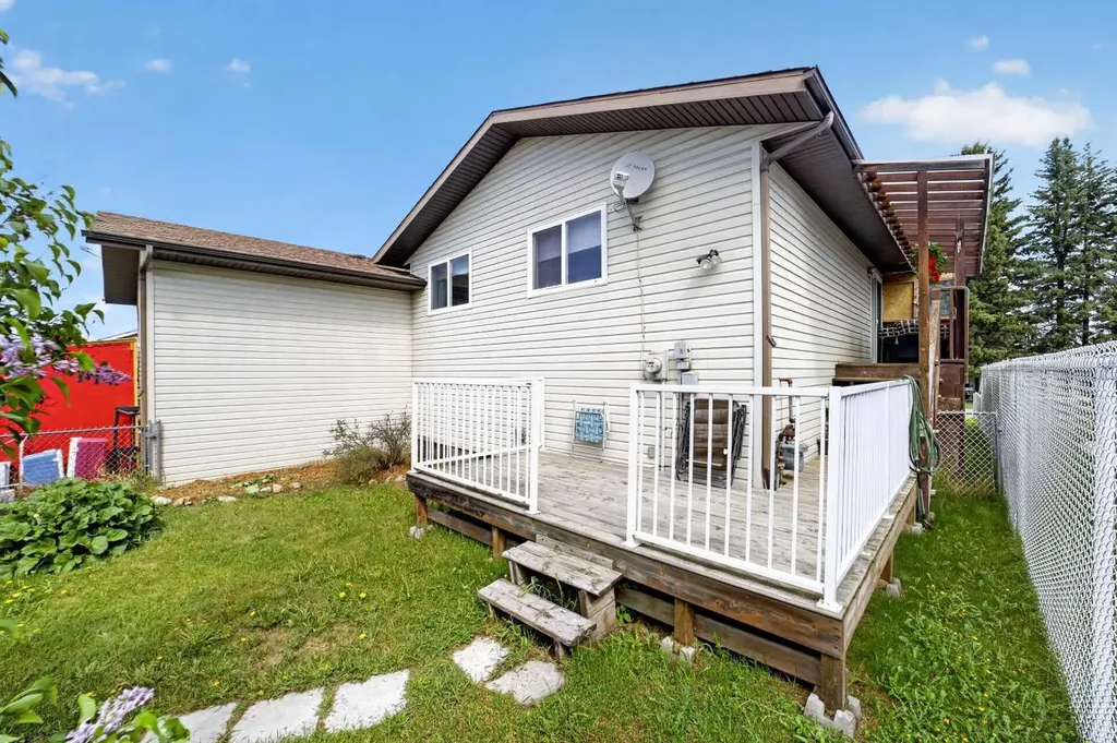 621 5 Avenue SW Sundre AB T0M 0X0