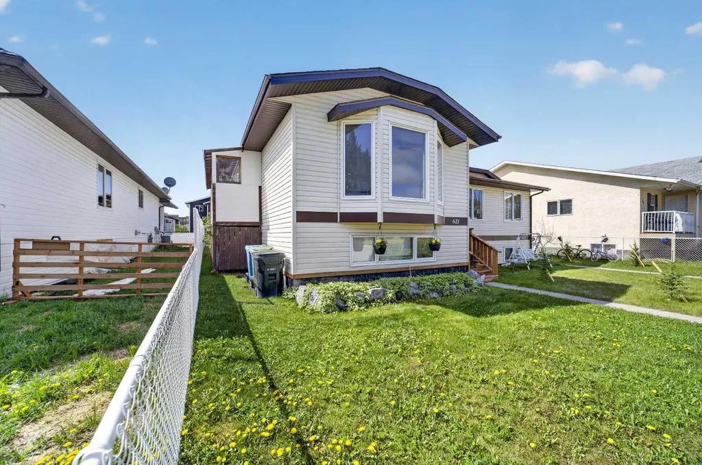 621 5 Avenue SW Sundre AB T0M 0X0