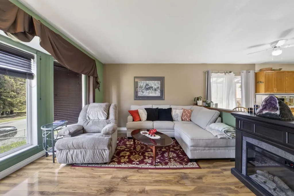 621 5 Avenue SW Sundre AB T0M 0X0