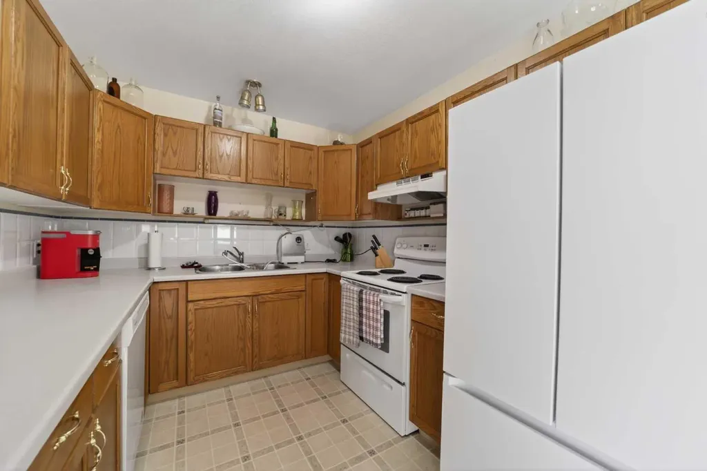 621 5 Avenue SW Sundre AB T0M 0X0