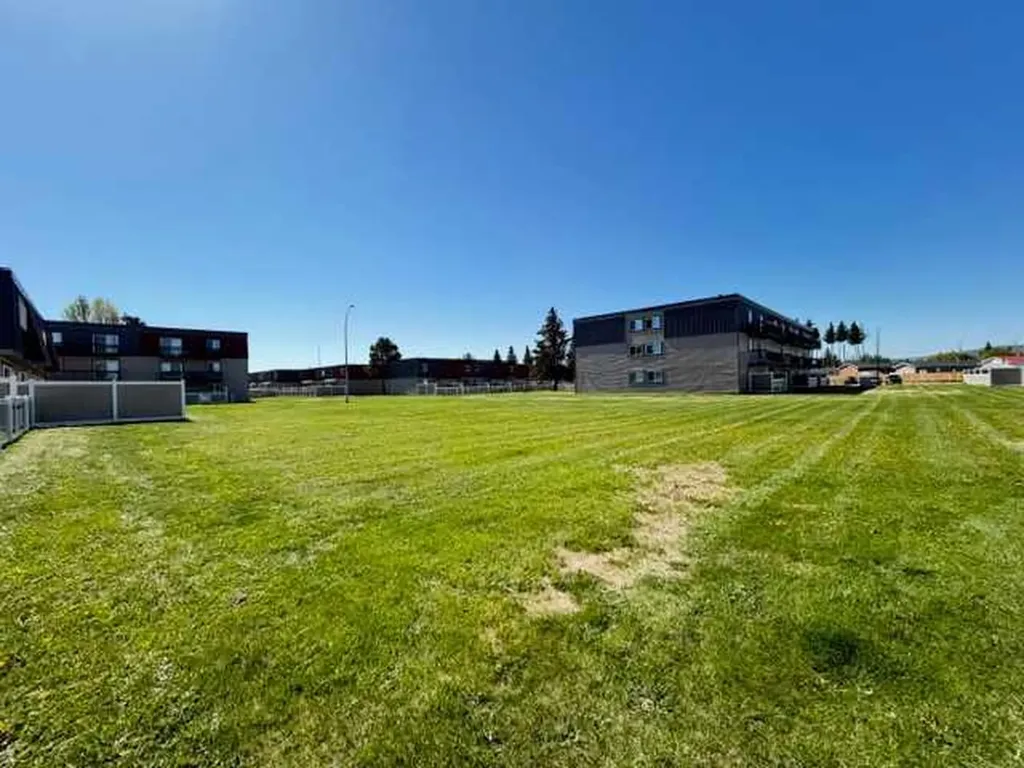608 Main Street NW Slave Lake AB T0G 2A4