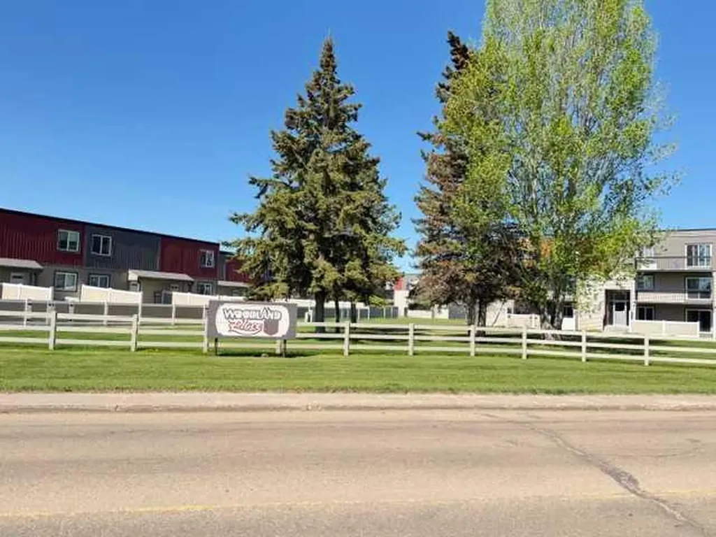 608 Main Street NW Slave Lake AB T0G 2A4