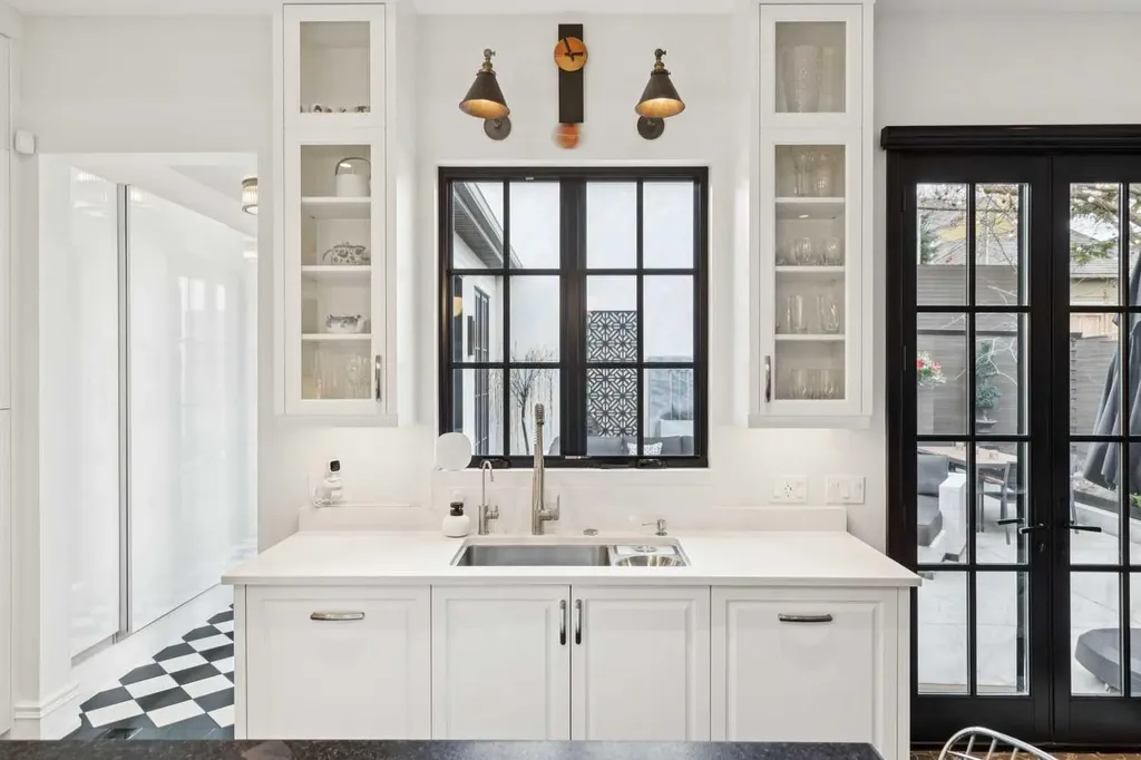 2814 14 Street SW Calgary AB T2T 3V4