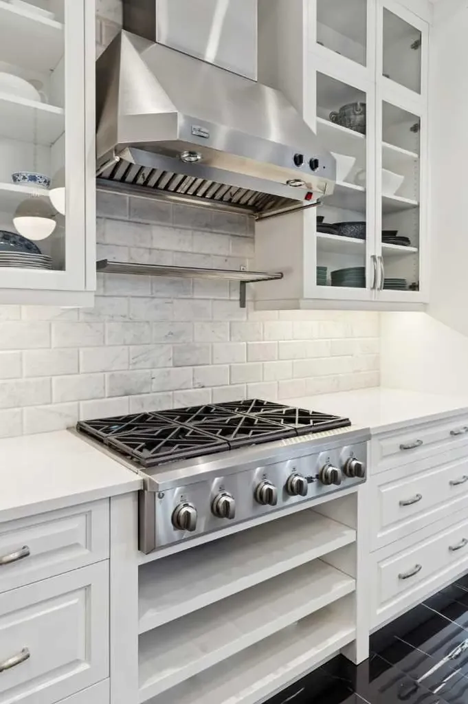 2814 14 Street SW Calgary AB T2T 3V4