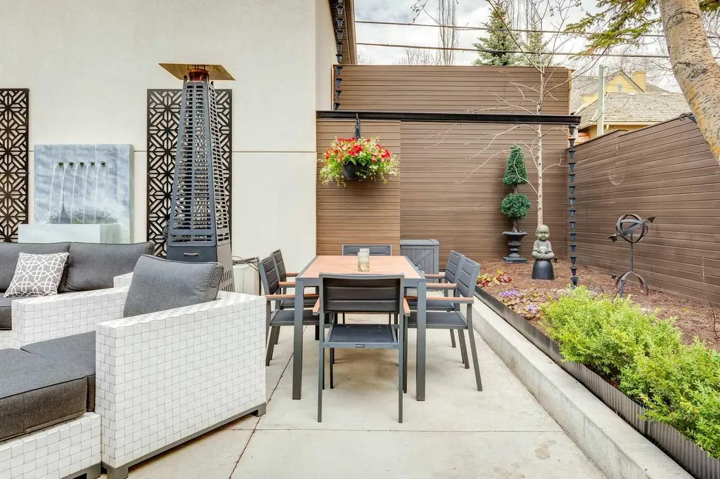 2814 14 Street SW Calgary AB T2T 3V4