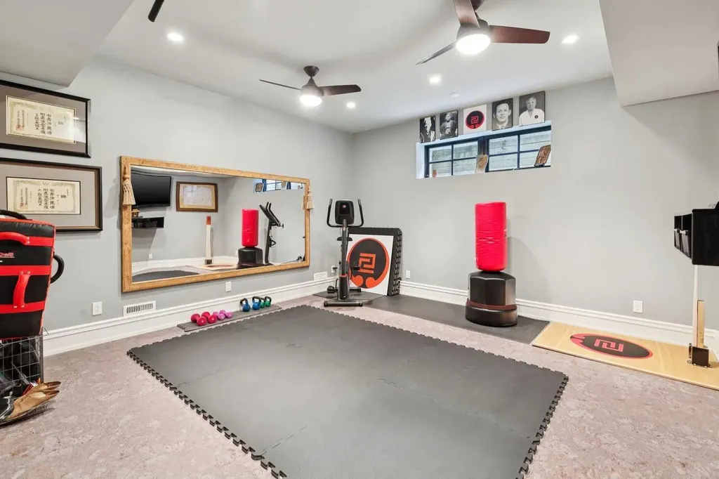 2814 14 Street SW Calgary AB T2T 3V4