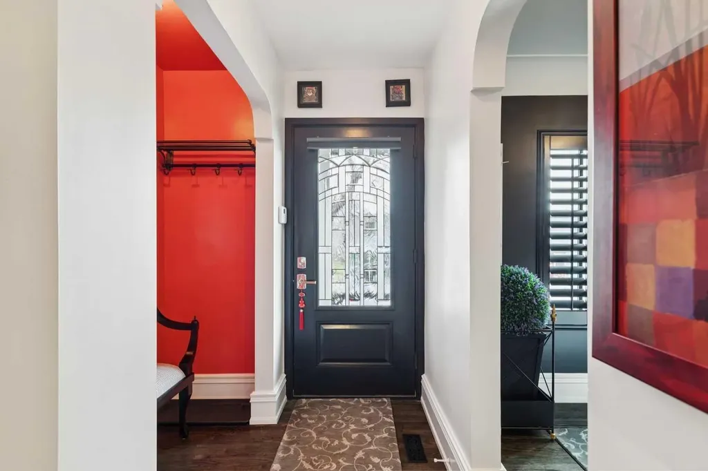2814 14 Street SW Calgary AB T2T 3V4