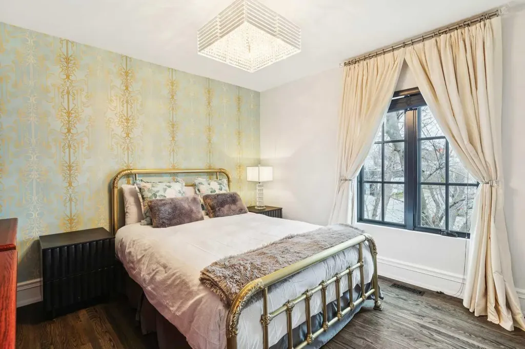 2814 14 Street SW Calgary AB T2T 3V4