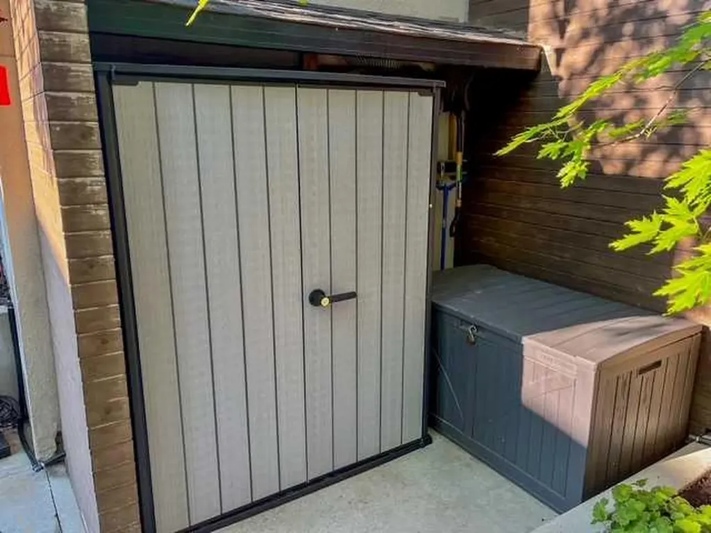 2814 14 Street SW Calgary AB T2T 3V4
