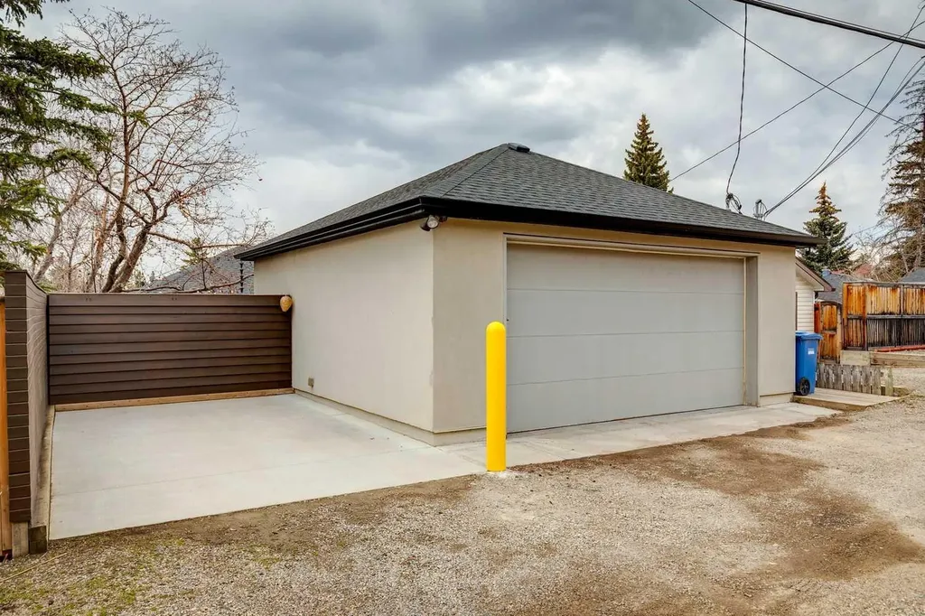 2814 14 Street SW Calgary AB T2T 3V4