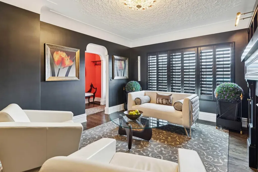 2814 14 Street SW Calgary AB T2T 3V4