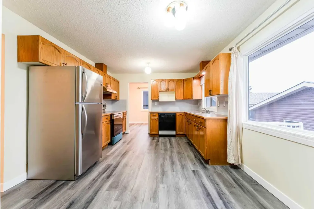 44 Whiteridge Place NE Calgary AB T1Y 2Y6