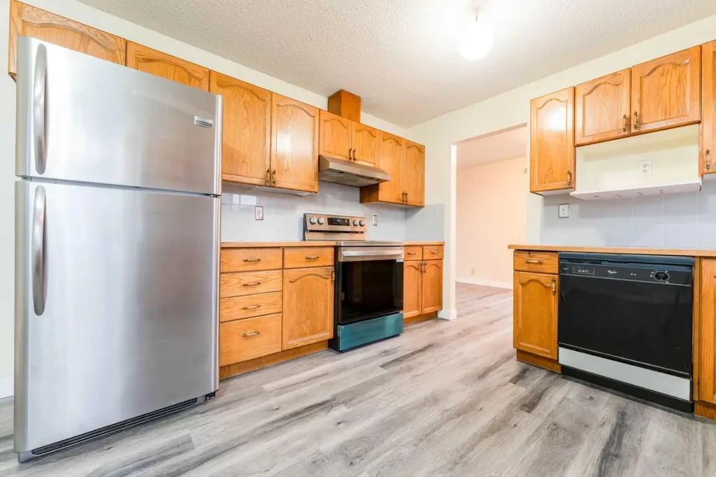 44 Whiteridge Place NE Calgary AB T1Y 2Y6