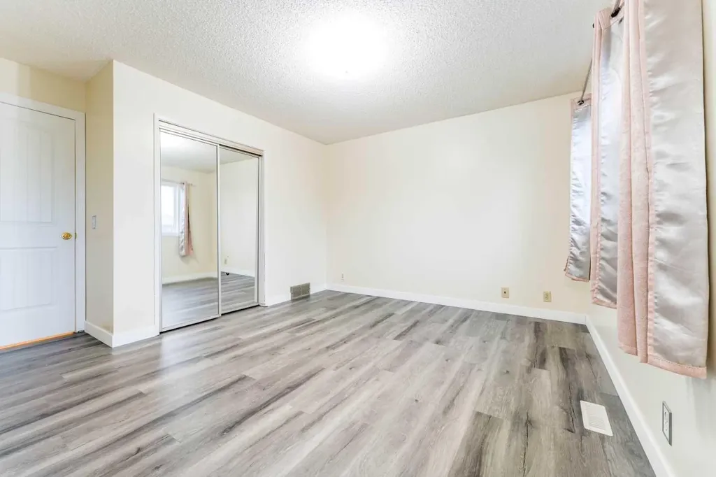 44 Whiteridge Place NE Calgary AB T1Y 2Y6
