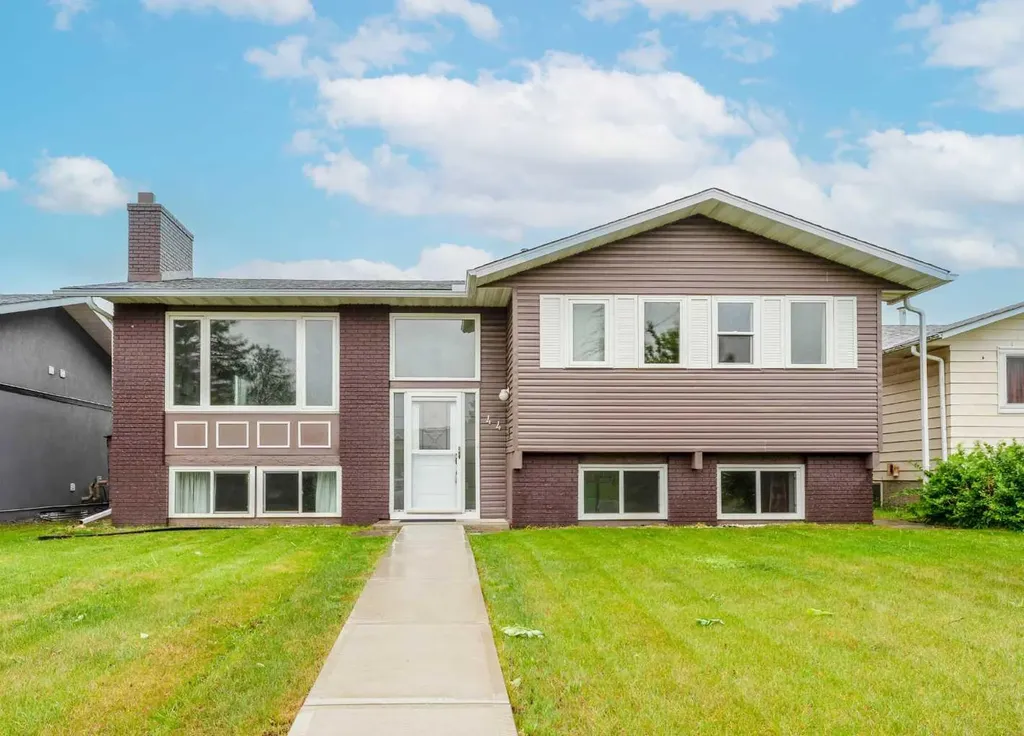 44 Whiteridge Place NE Calgary AB T1Y 2Y6