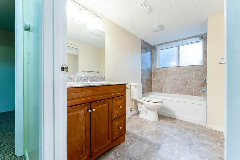 44 Whiteridge Place NE Calgary AB T1Y 2Y6