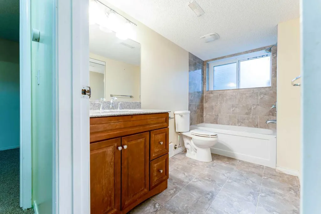 44 Whiteridge Place NE Calgary AB T1Y 2Y6
