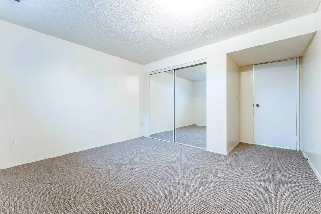 44 Whiteridge Place NE Calgary AB T1Y 2Y6