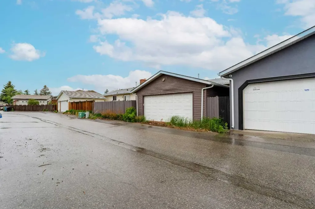 44 Whiteridge Place NE Calgary AB T1Y 2Y6