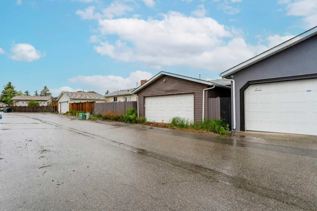 44 Whiteridge Place NE Calgary AB T1Y 2Y6