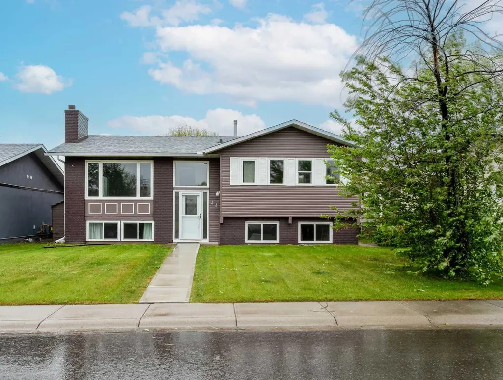 44 Whiteridge Place NE Calgary AB T1Y 2Y6
