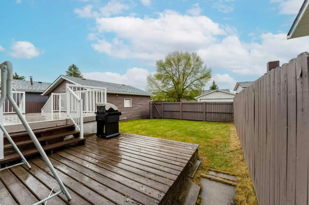 44 Whiteridge Place NE Calgary AB T1Y 2Y6
