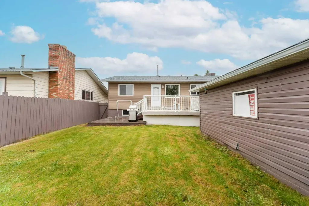 44 Whiteridge Place NE Calgary AB T1Y 2Y6