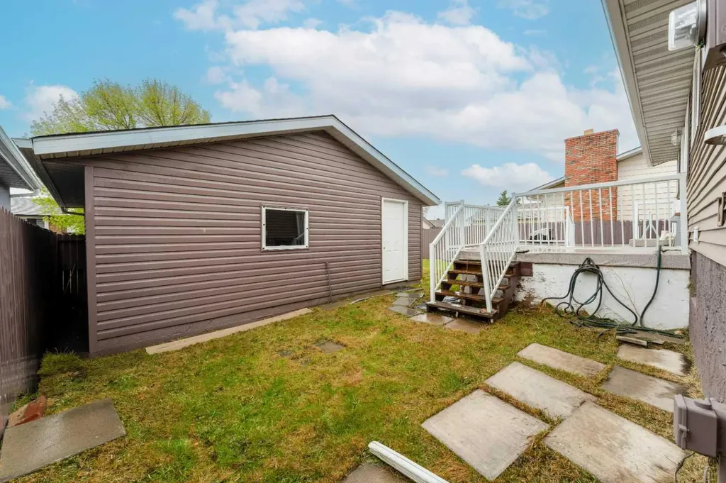 44 Whiteridge Place NE Calgary AB T1Y 2Y6