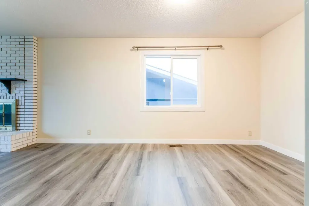 44 Whiteridge Place NE Calgary AB T1Y 2Y6