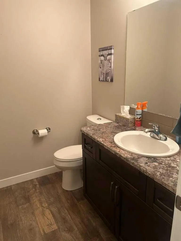 312 4 Avenue NW Medicine Hat AB T1A1Z1