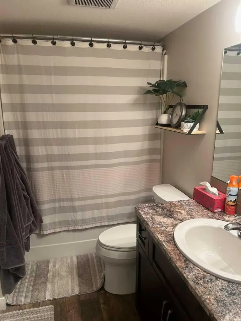 312 4 Avenue NW Medicine Hat AB T1A1Z1