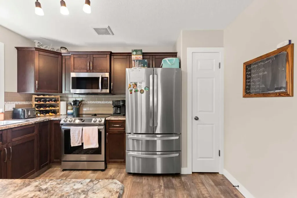 312 4 Avenue NW Medicine Hat AB T1A1Z1