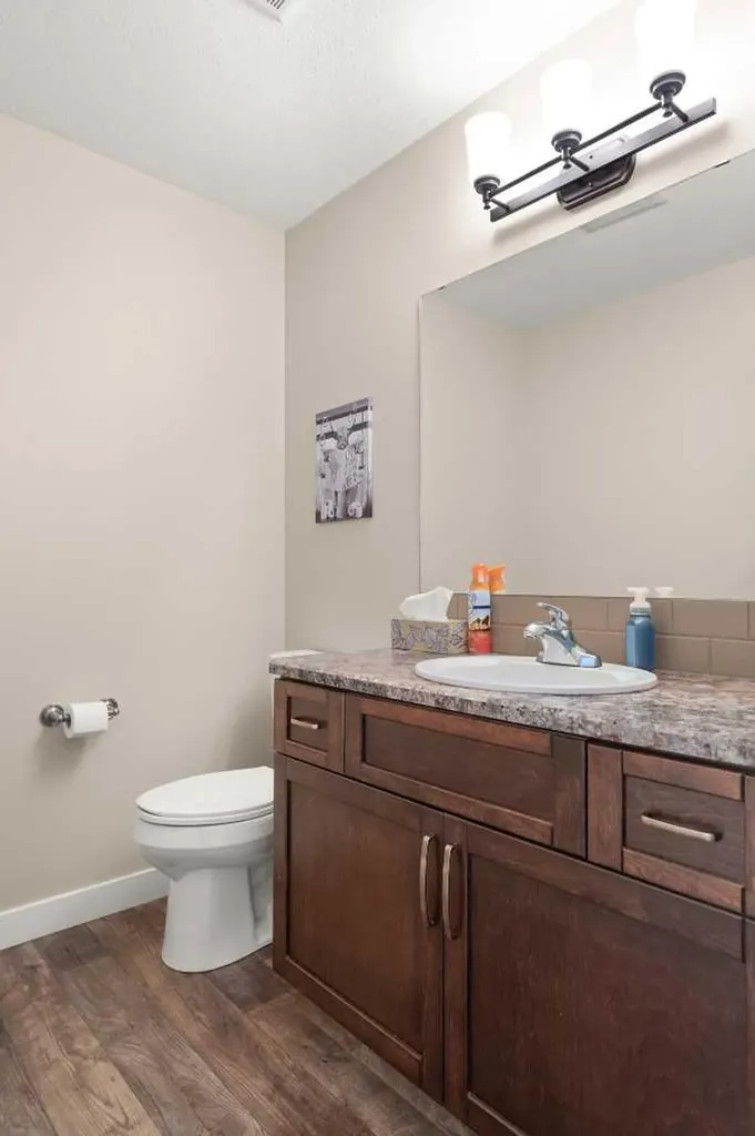 312 4 Avenue NW Medicine Hat AB T1A1Z1