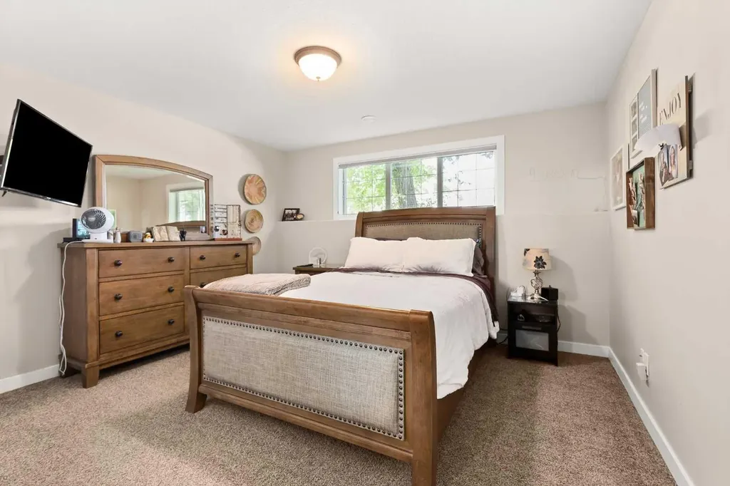 312 4 Avenue NW Medicine Hat AB T1A1Z1