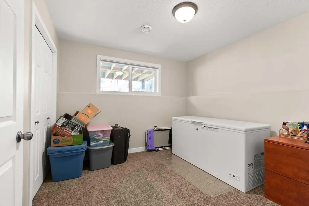 312 4 Avenue NW Medicine Hat AB T1A1Z1