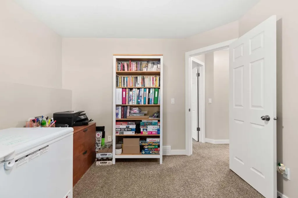 312 4 Avenue NW Medicine Hat AB T1A1Z1