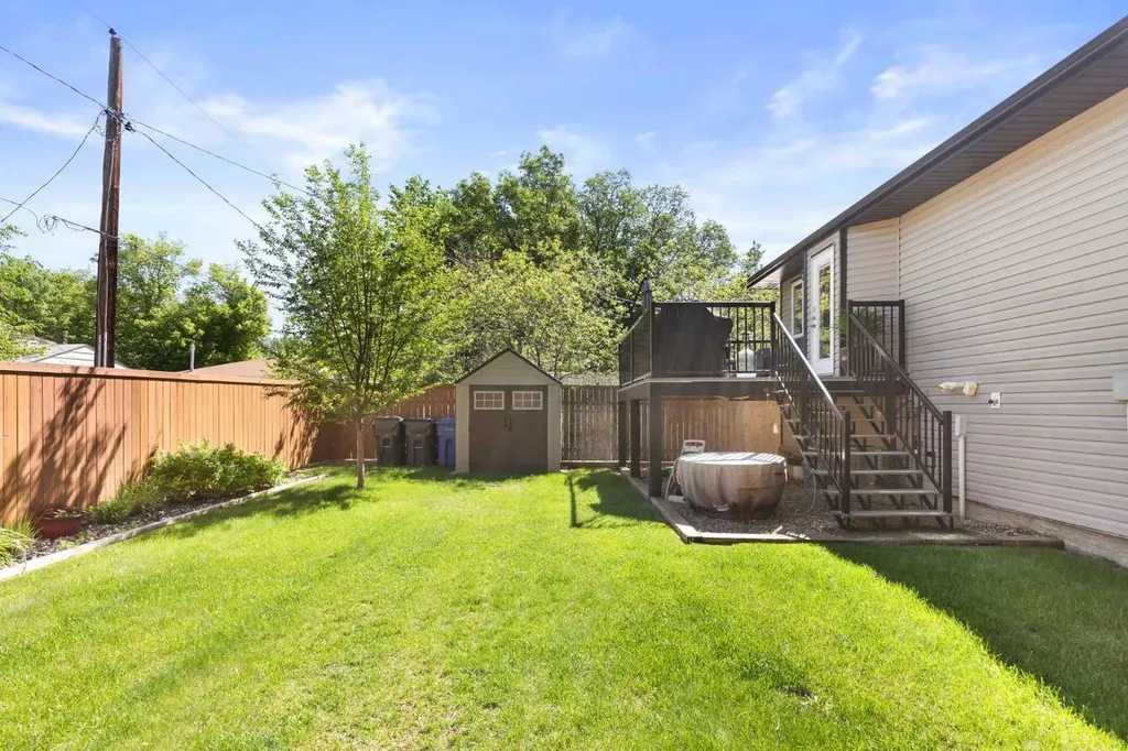 312 4 Avenue NW Medicine Hat AB T1A1Z1