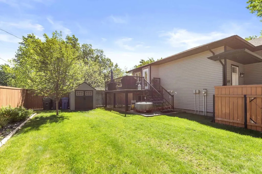 312 4 Avenue NW Medicine Hat AB T1A1Z1
